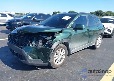 2024 Toyota Corolla Cross Le z USA, uszkodzony, nr VIN 7MUCAAAG0RV097924